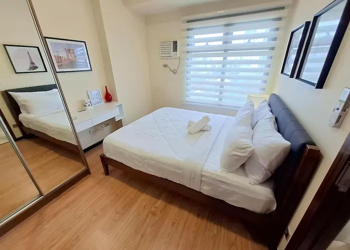 Roomy 1br Balcony-40sqm-4px-pet-parking-moa,picc,wtc,ccp Manille
