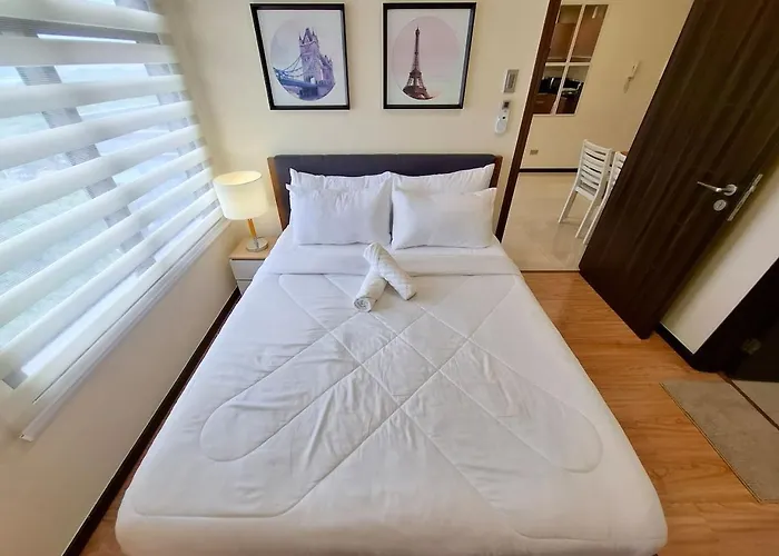 Roomy 1br Balcony-40sqm-4px-pet-parking-moa,picc,wtc,ccp Hébergement de vacances *