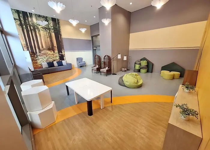 Roomy 1br Balcony-40sqm-4px-pet-parking-moa,picc,wtc,ccp