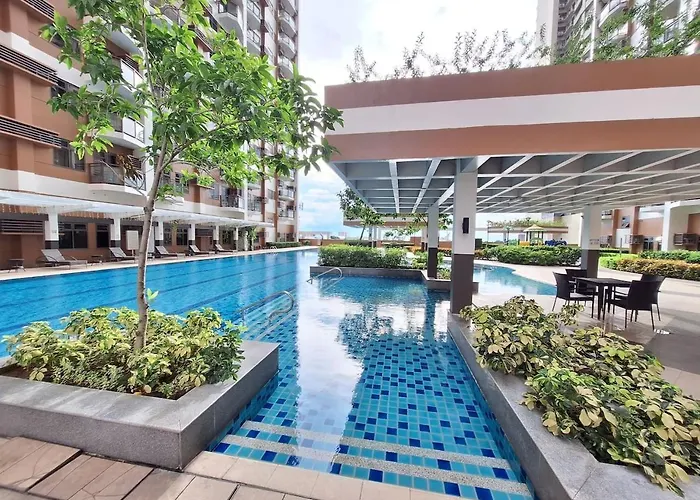 Roomy 1br Balcony-40sqm-4px-pet-parking-moa,picc,wtc,ccp * Manille
