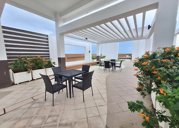 Roomy 1br Balcony-40sqm-4px-pet-parking-moa,picc,wtc,ccp Hébergement de vacances *
